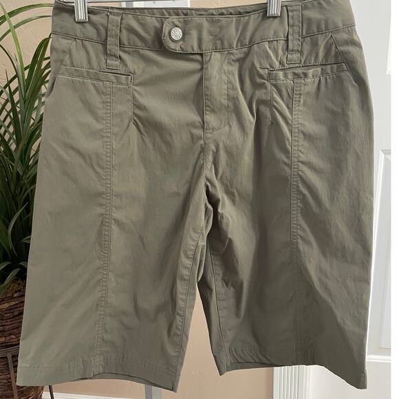 Royal Robbins Discovery Bermuda Shorts Womens 8 Hiking Traveling UPF 50 - Picture 1 of 8